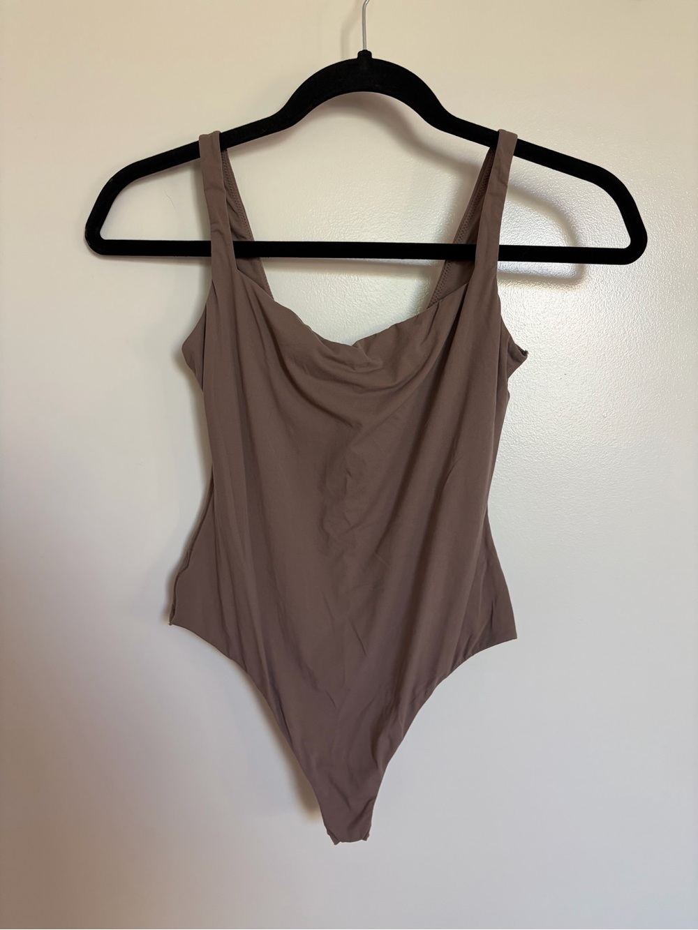SKIMS Fits Everybody Square
Neck Bodysuit - Umber